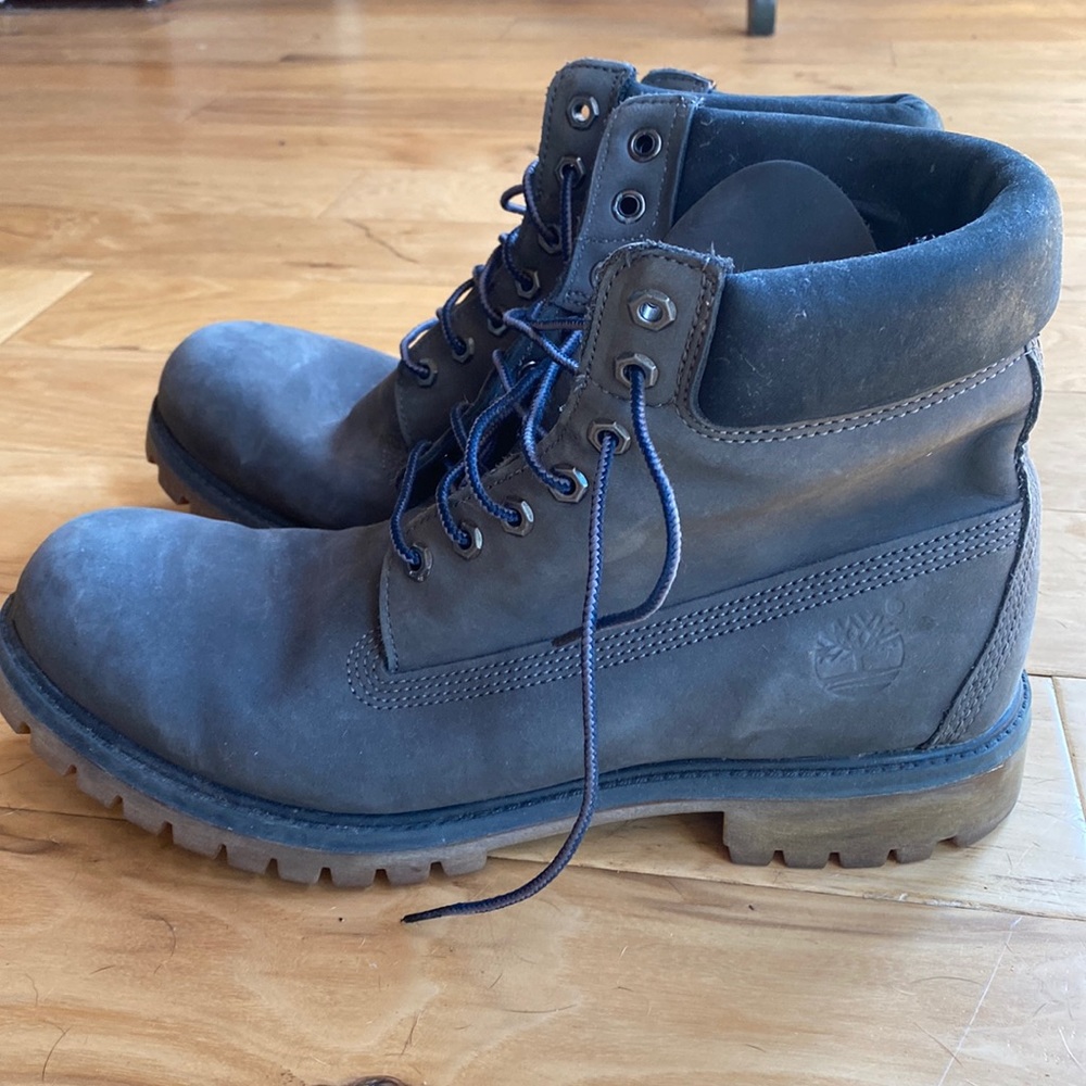 Timberland boots size 12 mens. Charcoal grey leather and black ankle.